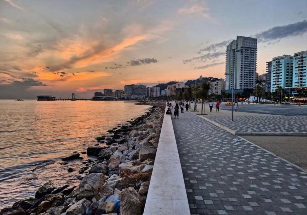 The White Corner Lägenhet Durrës Exteriör bild